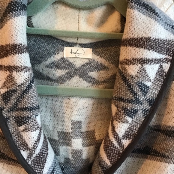 Top - Picture 3 of 8